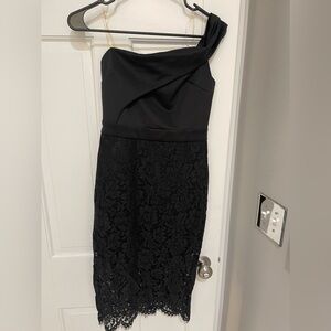 Black dress below the knee in excellent condition